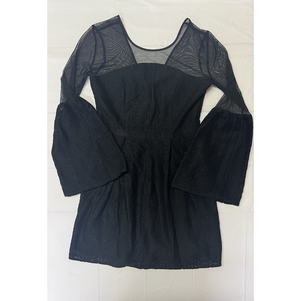 BCBGeneration Black Dress Flare Sleeves Womens Size 8. (249)